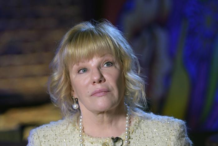 Суд отказал Александре Захаровой в правах на спектакли её отца в "Ленкоме"