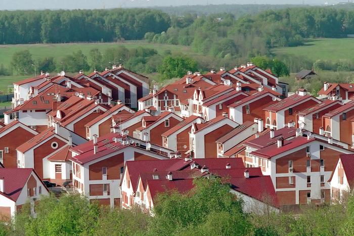 Строить – дорого, купить готовый – рискованно: как выбрать загородный дом