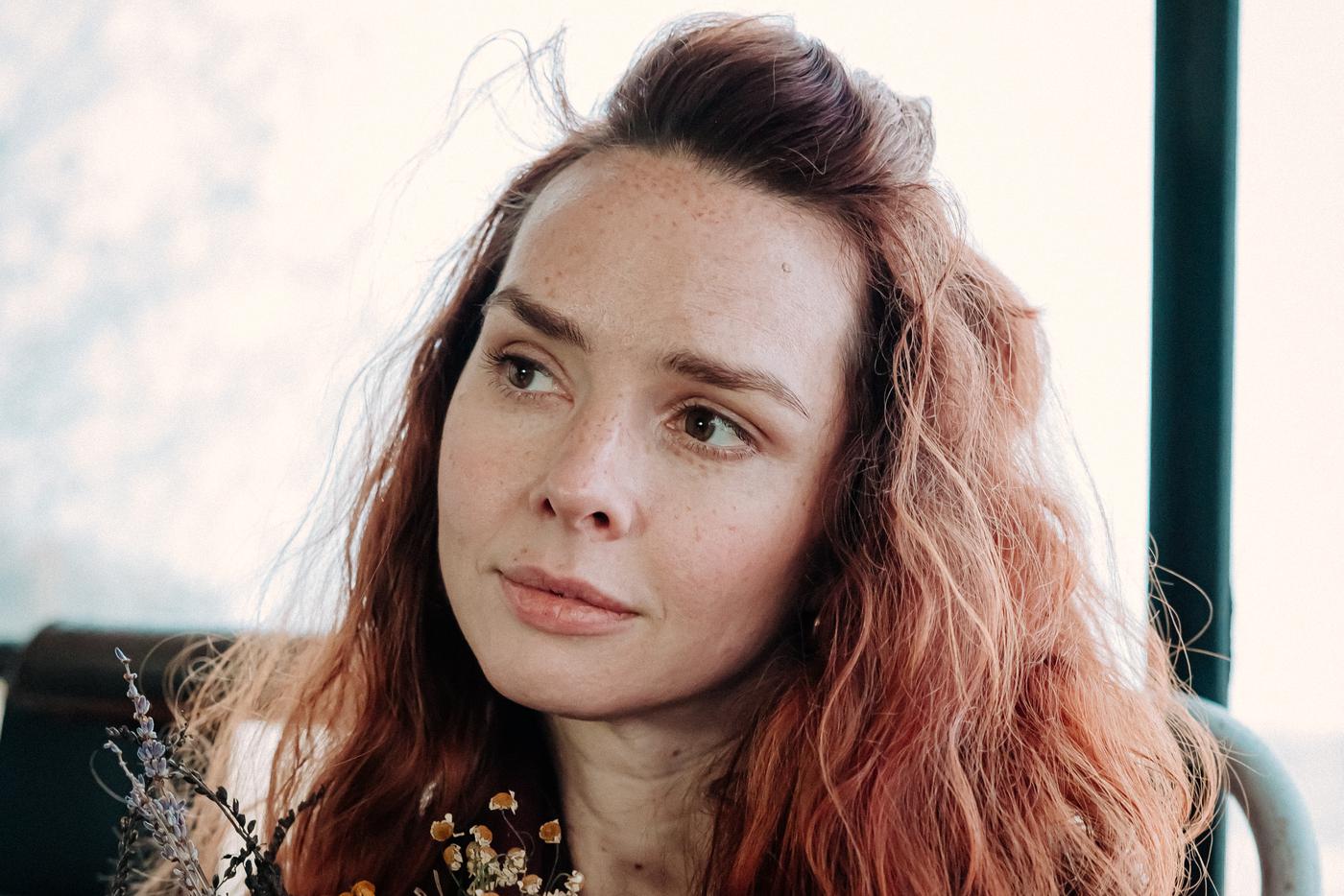 Елена Николаева: "Таких аферисток я ещё не играла". Metro поговорило с исполнительницей главной роли в фильме "Знакомство родителей"