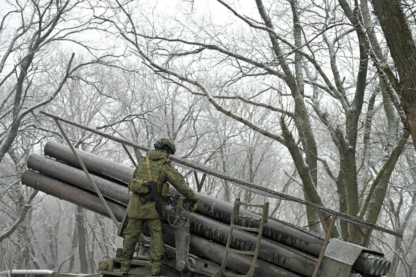 Российская армия установила полный контроль над городом Дзержинском