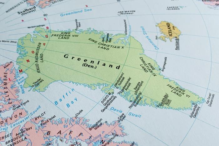 Шольц: в Гренландии нужно усилить контингент НАТО из-за угроз со стороны России