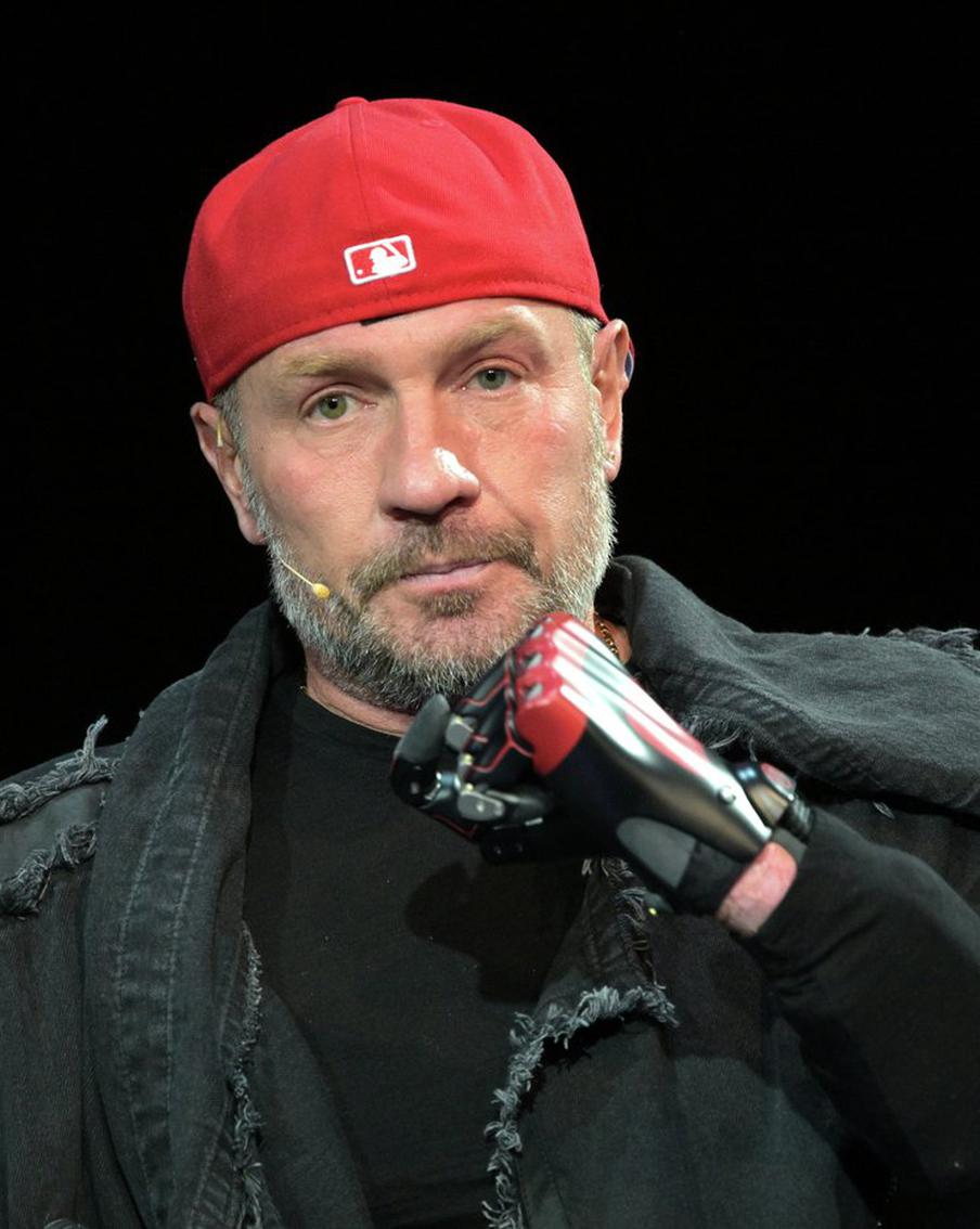 Костомаров вспомнил, как Навка предлагала ему выступать за Белоруссию