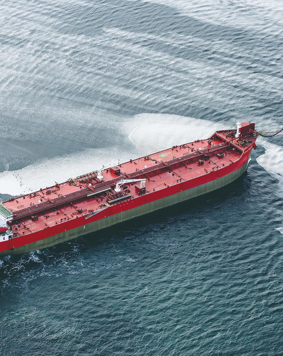 На Сахалине проверят обстоятельства инцидента с иностранным нефтетанкером