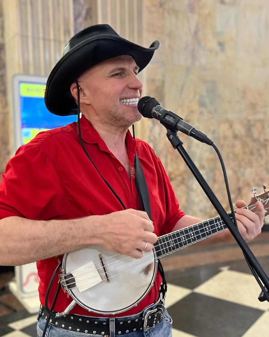 Максим Ликсутов рассказал о том, какие необычные инструменты покажут в седьмом сезоне проекта "Музыка в метро"