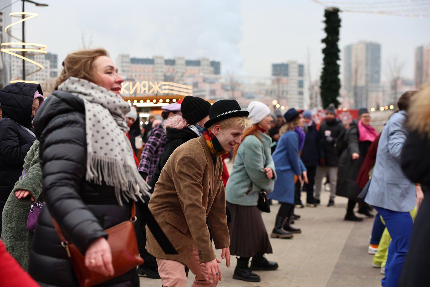 Равнодушных к забавным движениям буги-вуги не было – танцевали все.