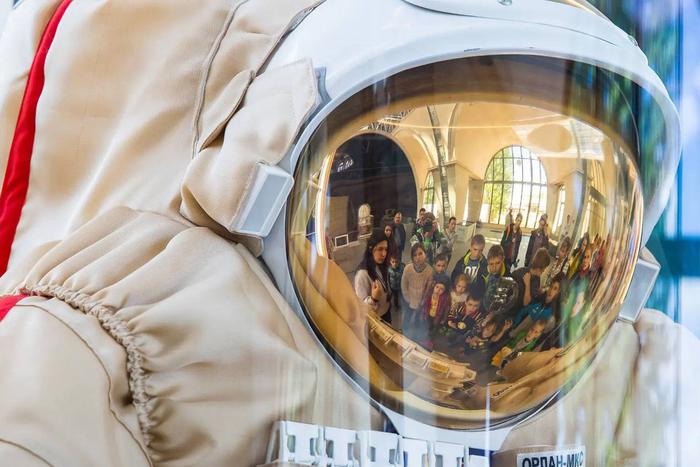 Афиша на 11 февраля: расписываем пряники, изучаем Дарвиновский музей и восхищаемся женщинами-космонавтами