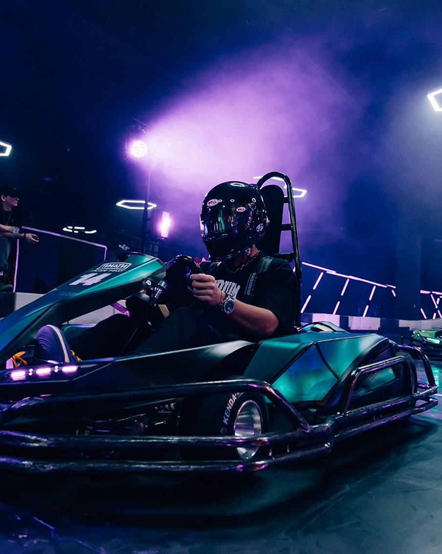 Мальчишки и машинки: кто самый скоростной картингист среди московских блогеров