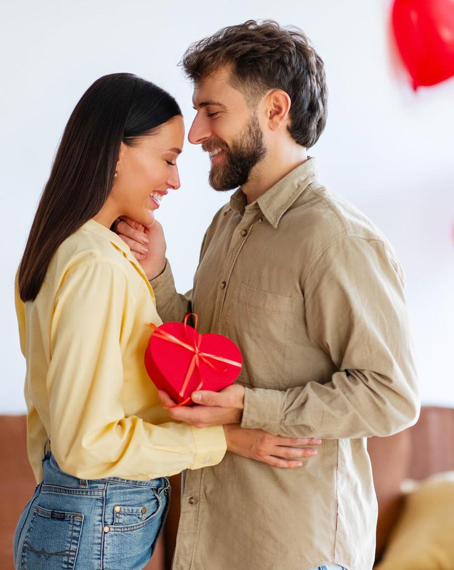 Сковородка или носки: какие подарки разозлят вашу вторую половину на День святого Валентина