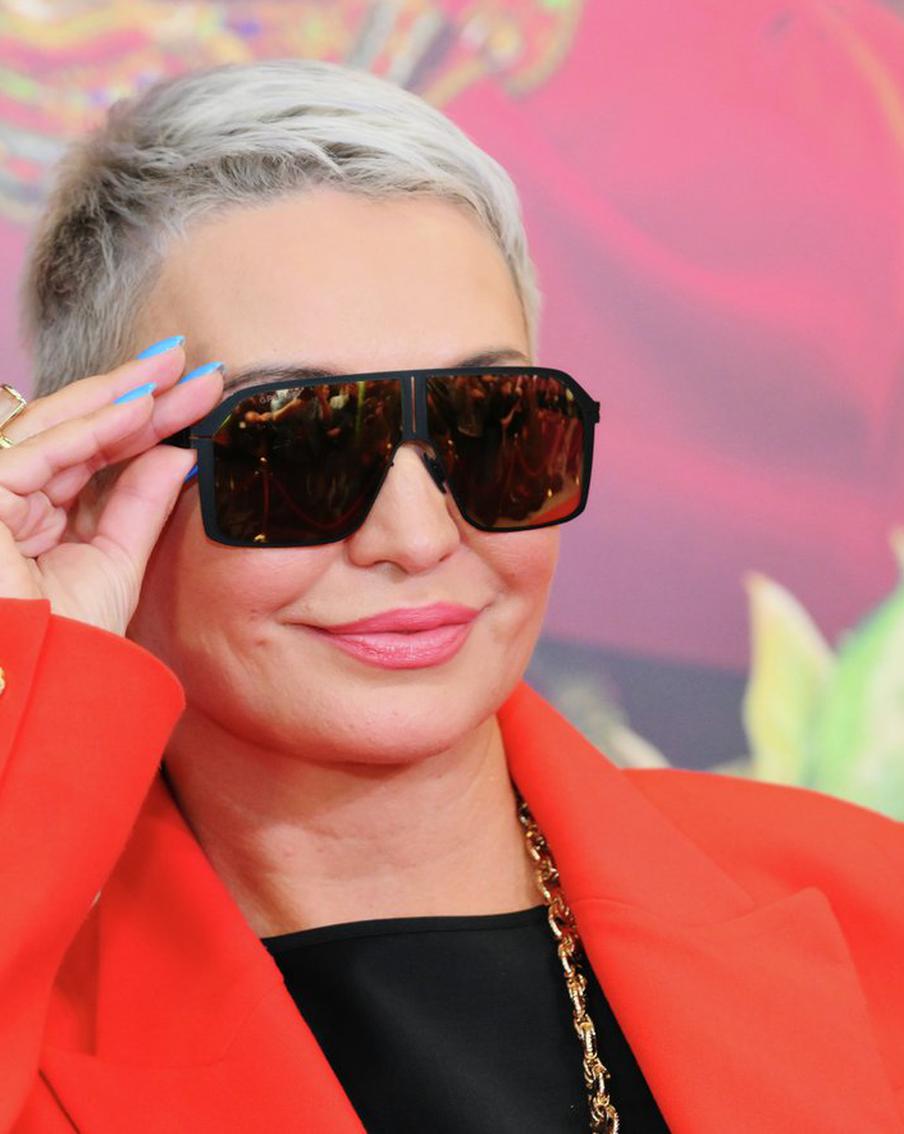 Ваенга и Катя Лель стали заслуженными артистками России