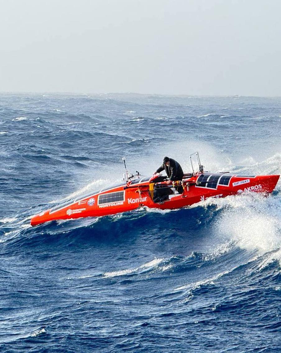 "Лодка уже 20 раз переворачивалась": как проходит уникальная одиночная экспедиция Фёдора Конюхова