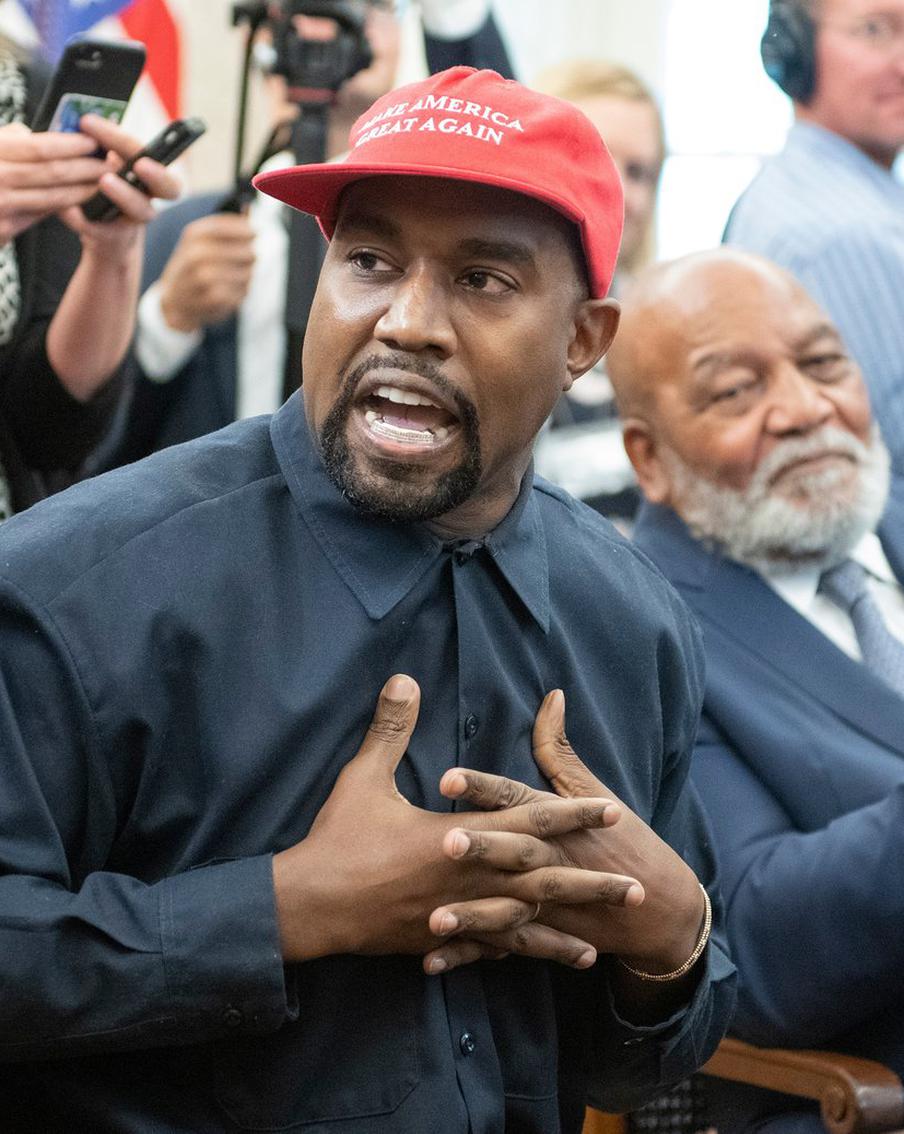 Канье Уэст столкнулся с серьёзными последствиями из-за публикаций в соцсетях