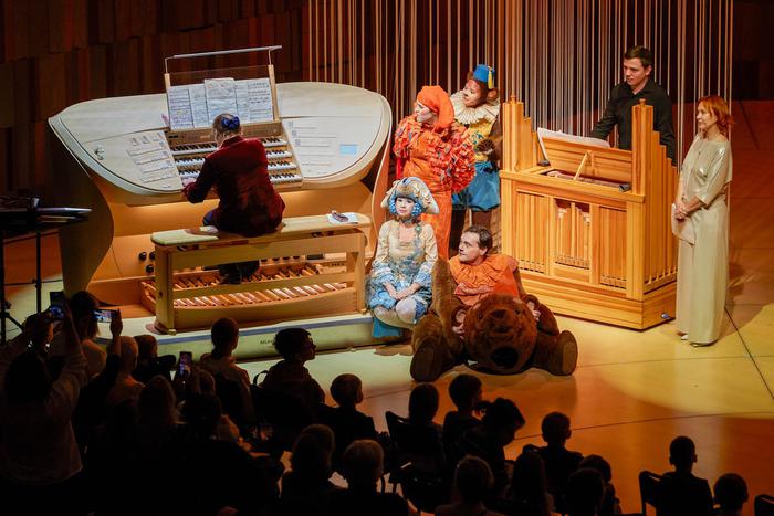 Худрук проекта "Зал "Зарядье" — детям" дал музыкальные советы родителям