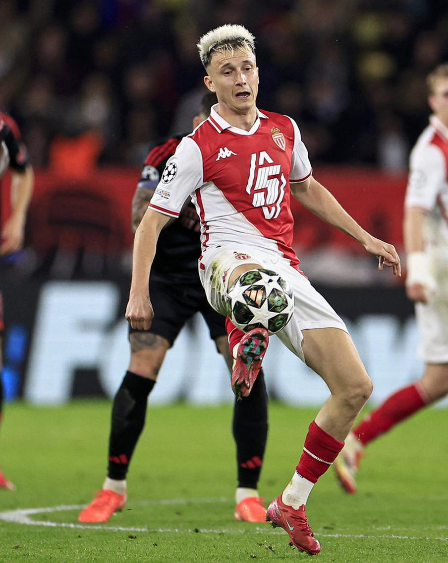 "Монако" и "Милан" не потеряли шансов: кто выйдет в плей-офф Лиги чемпионов