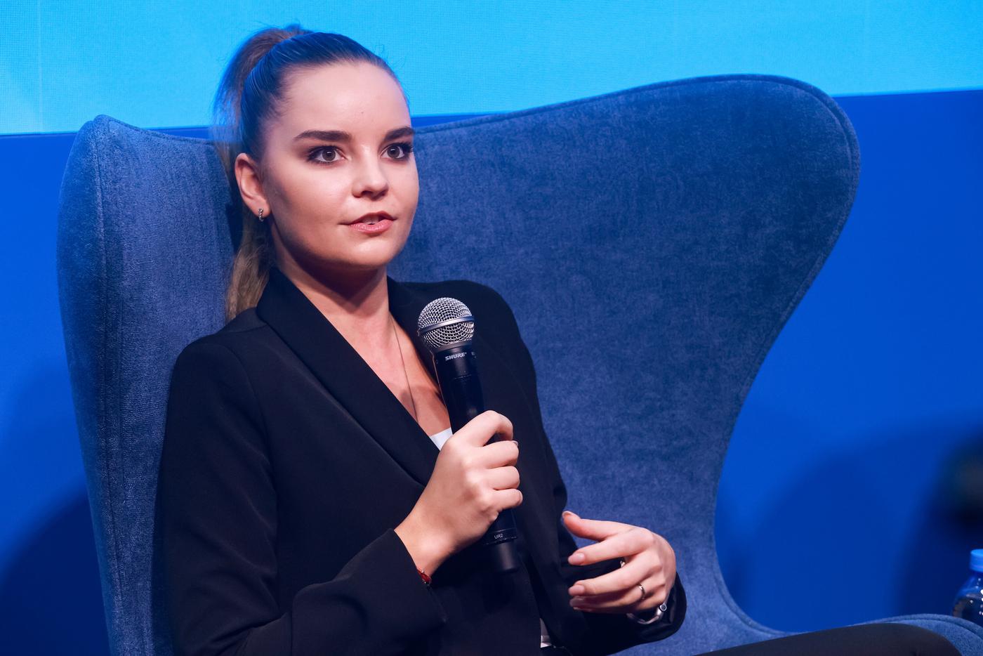 Дина Аверина обручилась с фигуристом Дмитрием Соловьёвым