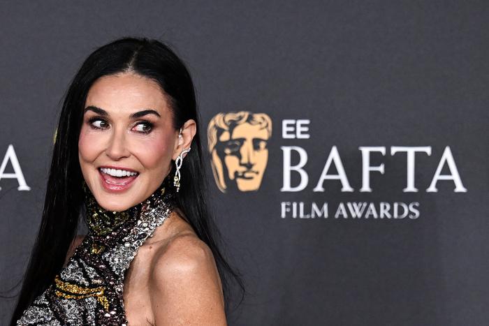 Премия BAFTA 2025: самые яркие образы звёзд на красной ковровой дорожке