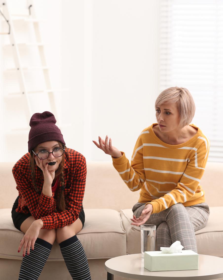 Если подросток бунтует, родителям придётся менять правила общения