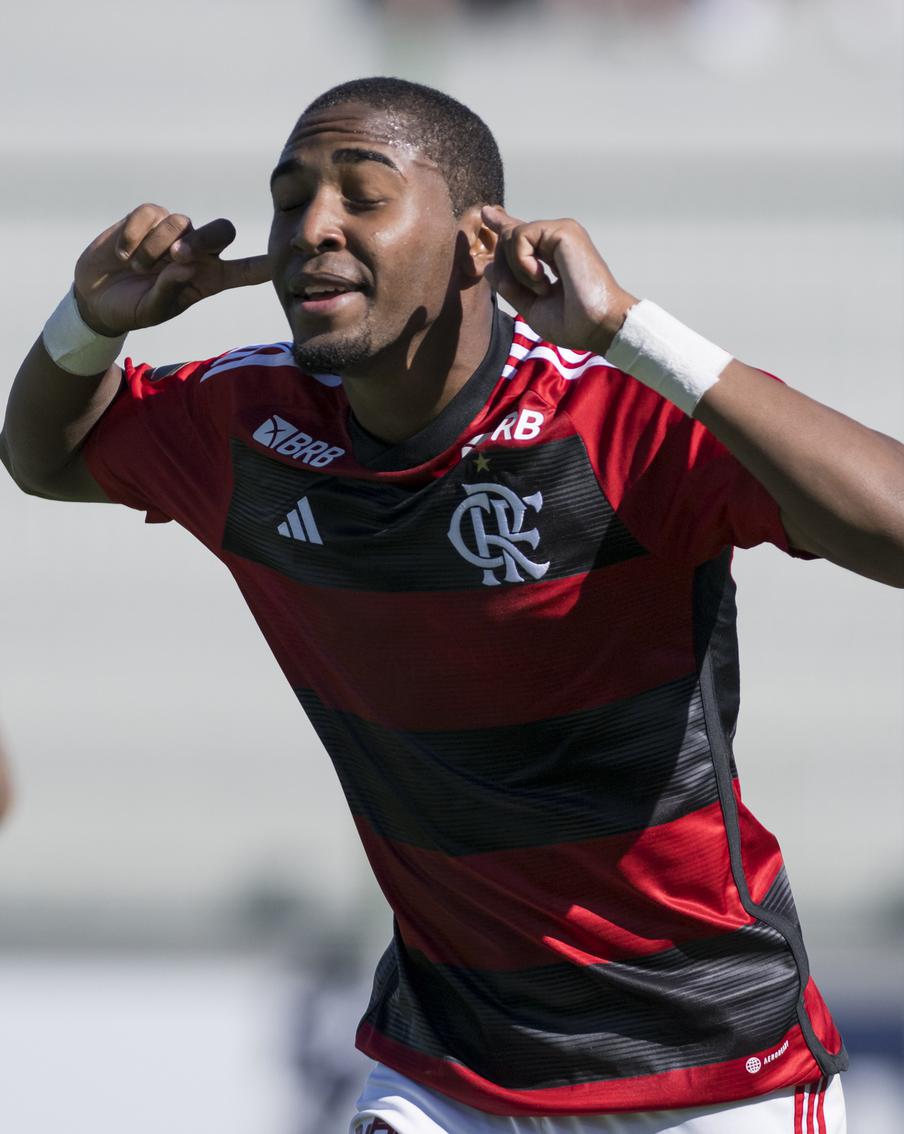 До ЦСКА доехал лишь один бразилец из двух: главные интриги последних дней трансферного окна