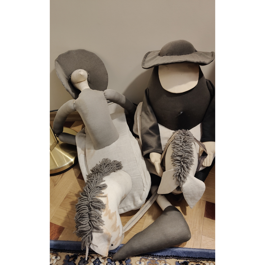 "Лошади" Дон Кихота и Санчо Пансы, на которых на юбилей Зельдина "прискакали" Владимир Машков и Леонид Ярмольник.