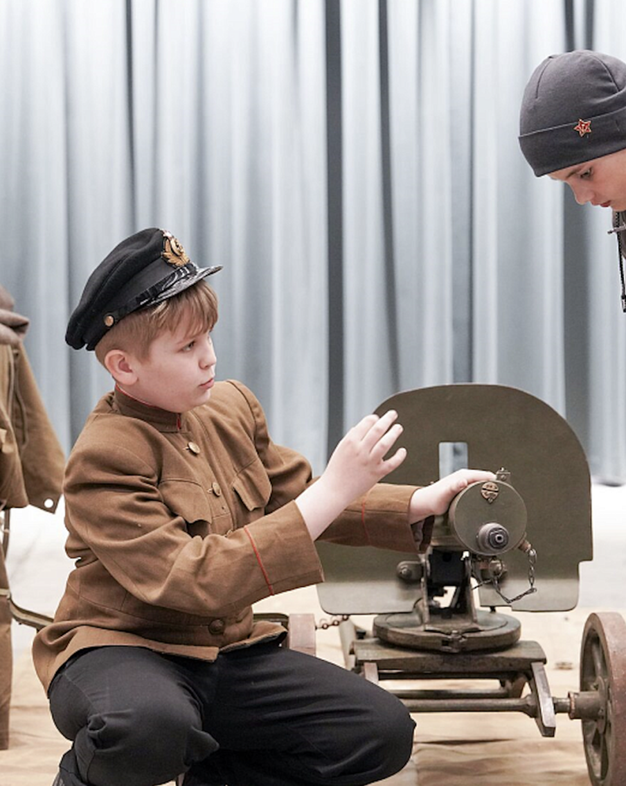 Примеряем военный костюм и играем в танки: как провести День защитника Отечества в Москве