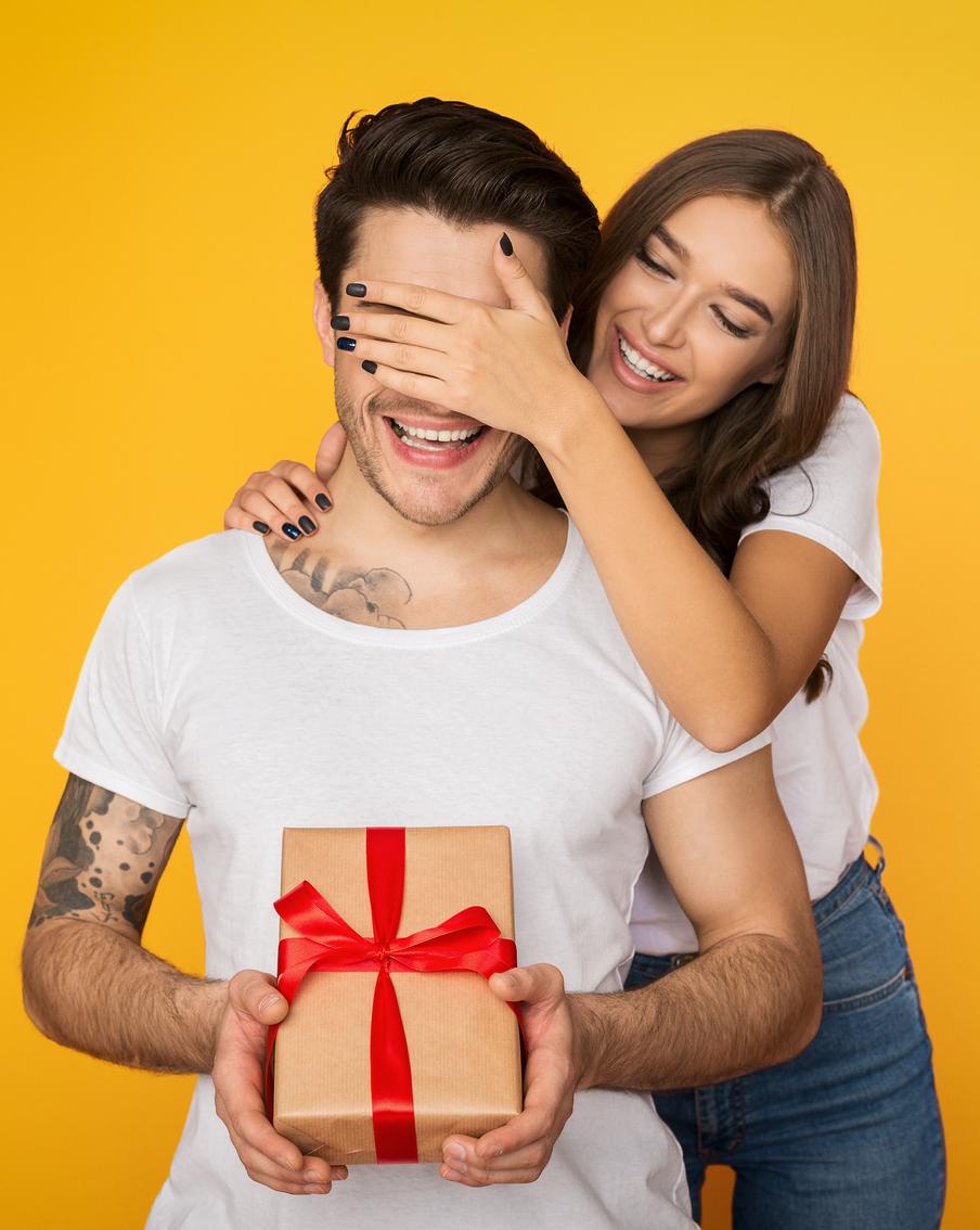 Астрологические подсказки: как выбрать идеальный подарок на 23 Февраля