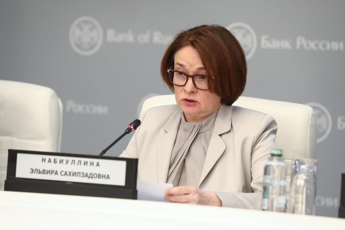Набиуллина сообщила о приостановке банками 300 тыс. переводов ежемесячно