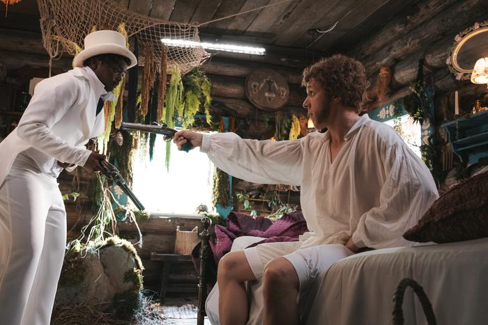 Главный герой сериала "Патриот" стал Пушкиным: как снимали финальный сезон про Саню Кучина