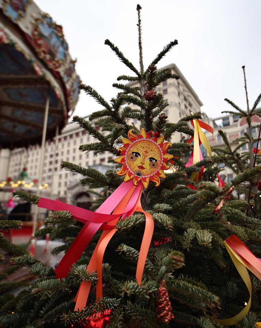 Метаем валенок и плетём из лозы: фестиваль "Московская Масленица" начался в столице