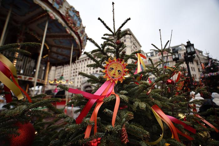 Метаем валенок и плетём из лозы: фестиваль "Московская Масленица" начался в столице