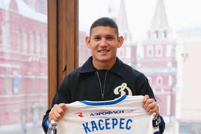 "Динамо" впустило в форточку двух новичков