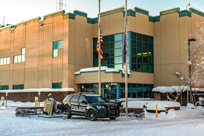 Водитель, устроивший смертельное ДТП в Анкоридже, разыскивается по ордеру