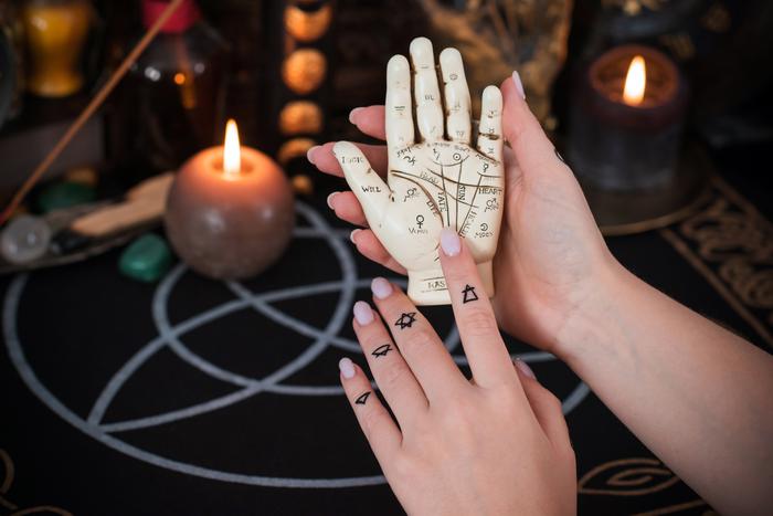 Линии судьбы, любви и успеха: что расскажет ваша рука
