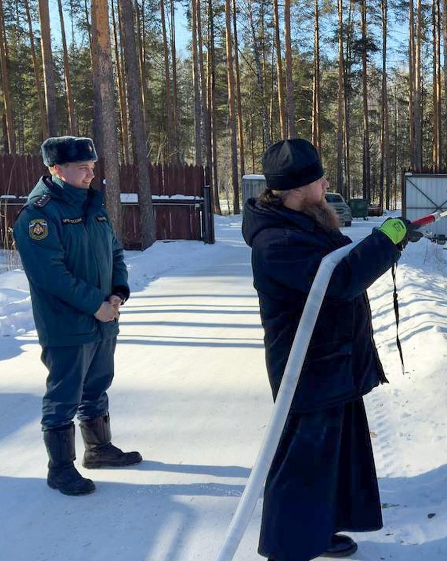 МЧС рассказало о появлении "бобровой" православной пожарной дружины на Урале