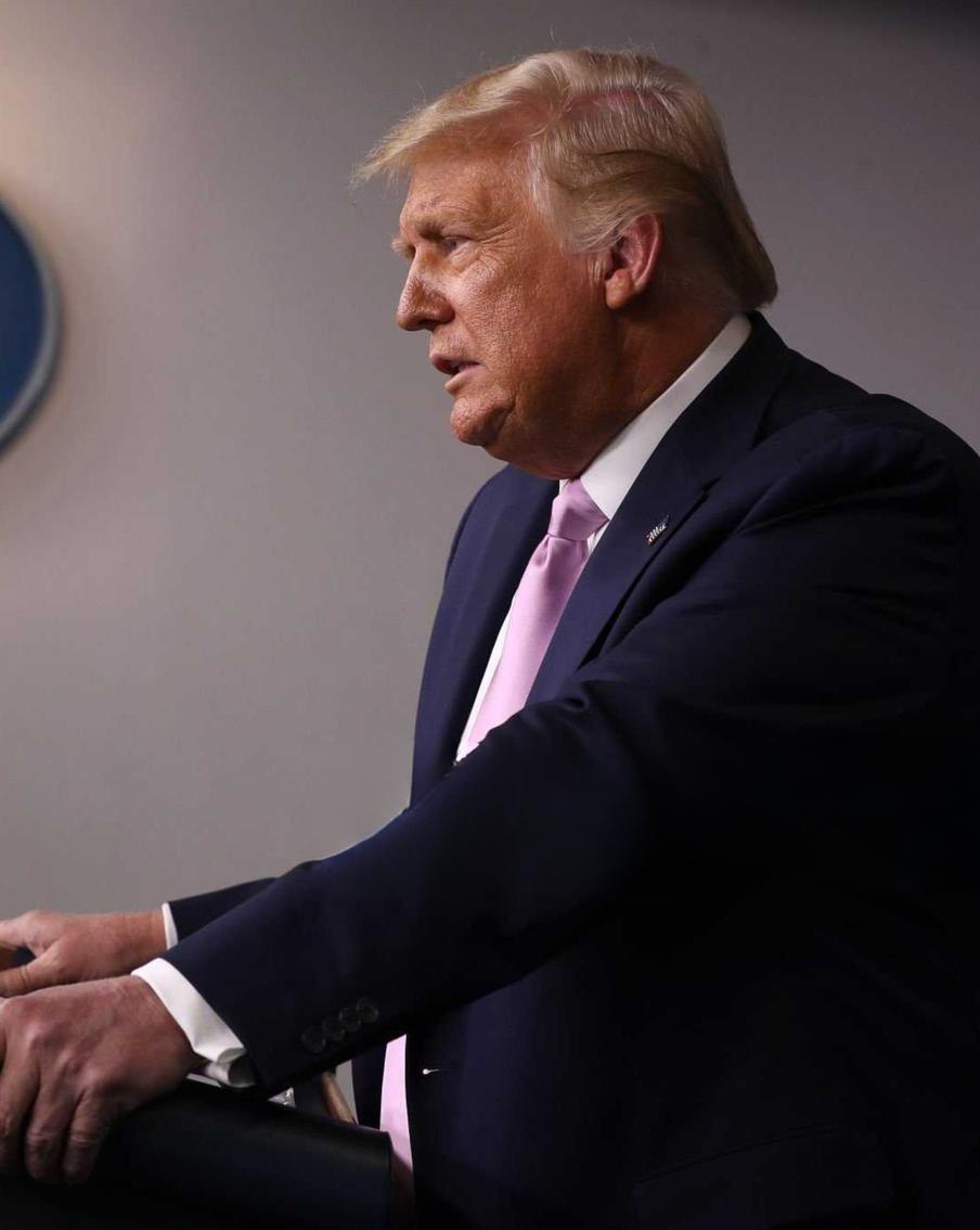 Американский лидер опроверг ранее появившуюся информацию о своём визите в Москву 9 мая для участия в Параде Победы