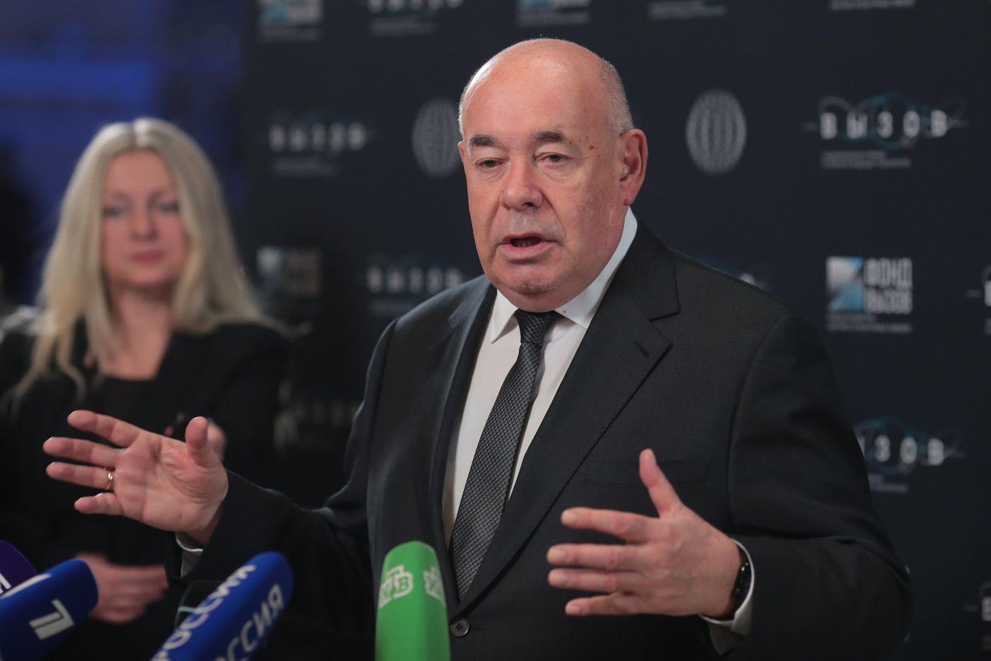 Швыдкой призвал не ждать коллективной амнистии для уехавших артистов