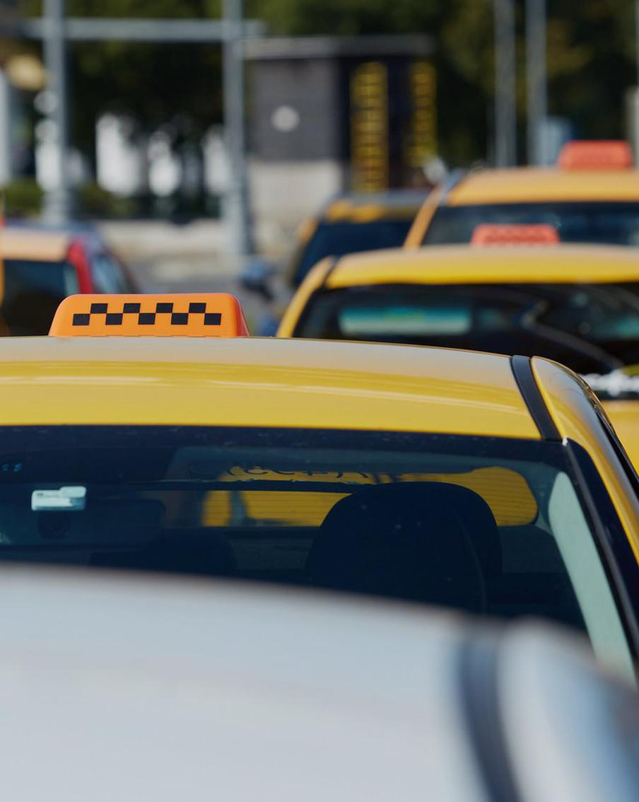 Знание города, поведение в стрессовой ситуации: что будут должны знать таксисты с 1 марта, чтобы продолжать работу