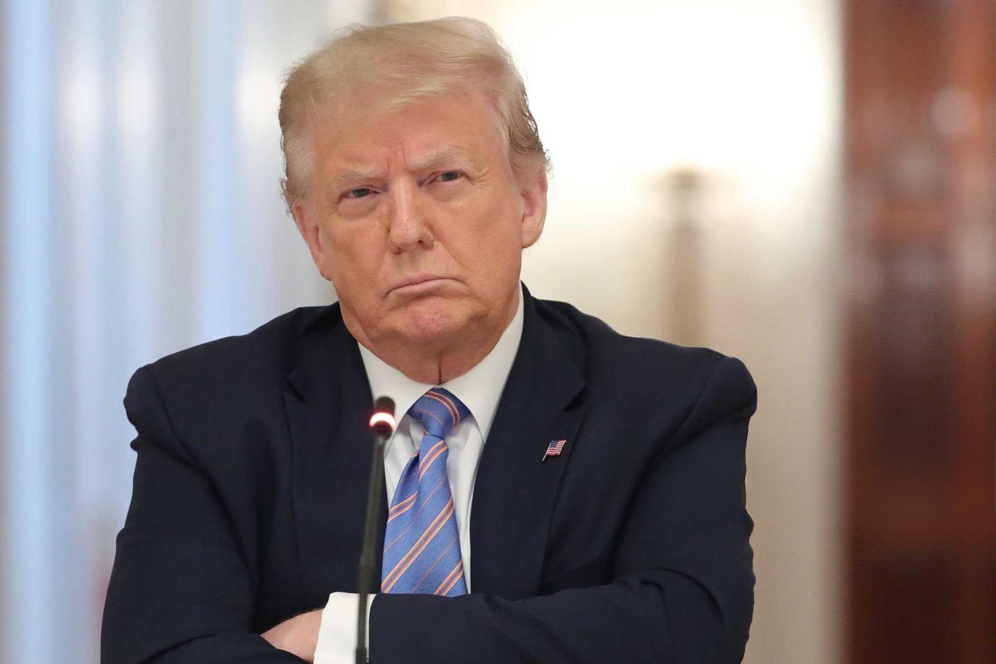 Трамп: миллионы долларов получают люди, чей возраст якобы превышает 200 лет