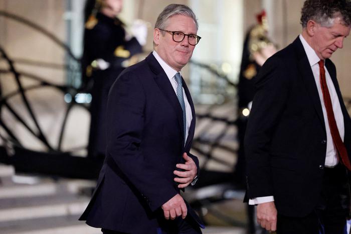 Премьер Британии призвал Трампа поддерживать Украину и дать ей гарантии безопасности