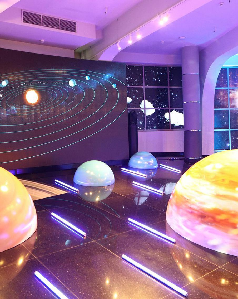 Афиша на 3 марта: разгадаем секреты художника, побываем в звёздном зале