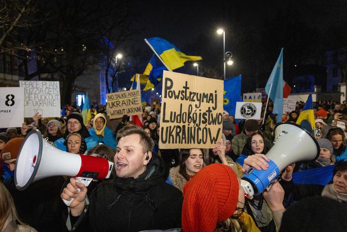 Глава минобороны Польши заявил об усталости поляков от богатых украинцев