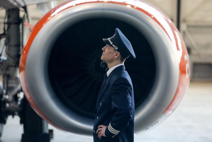 Экс-сотрудник Росавиации создал преступное сообщество, чтобы собирать дань с пилотов