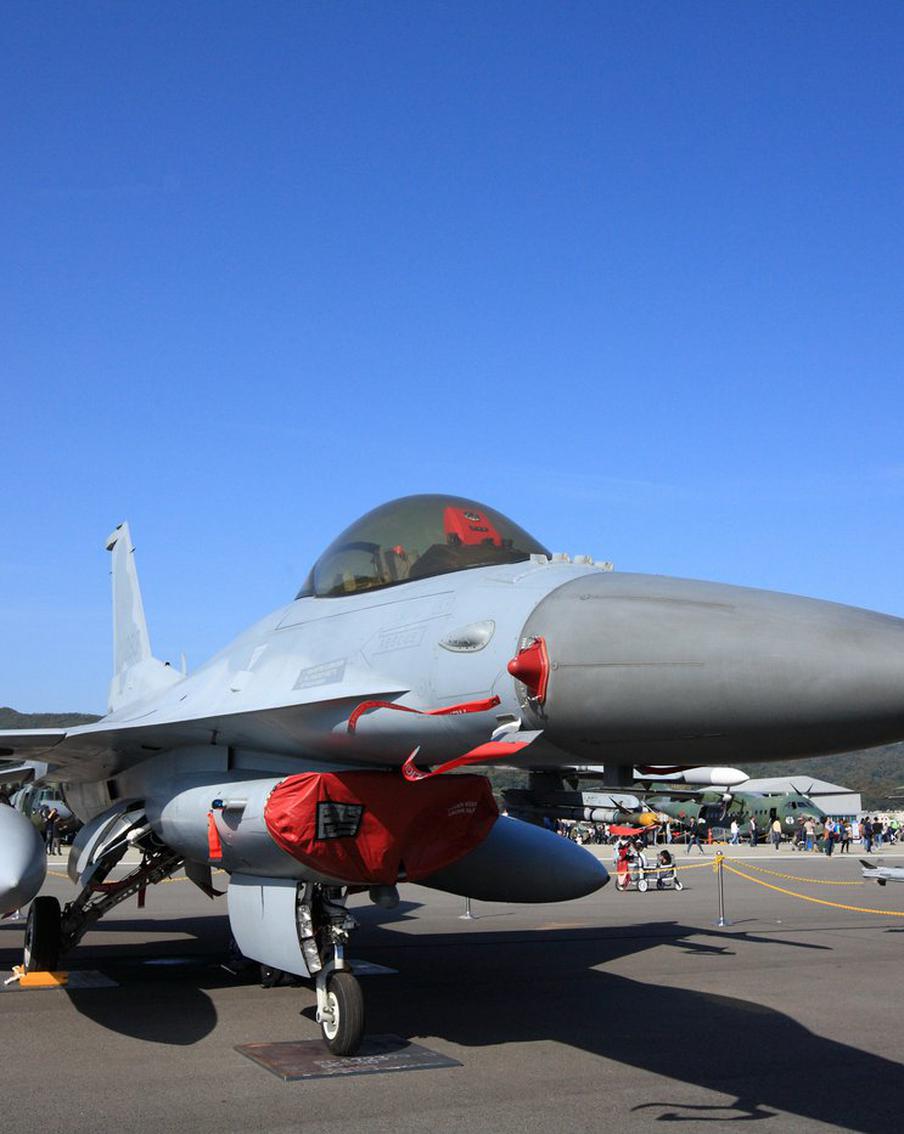 В Южной Корее проведут расследование из-за аварии с истребителями на военных учениях