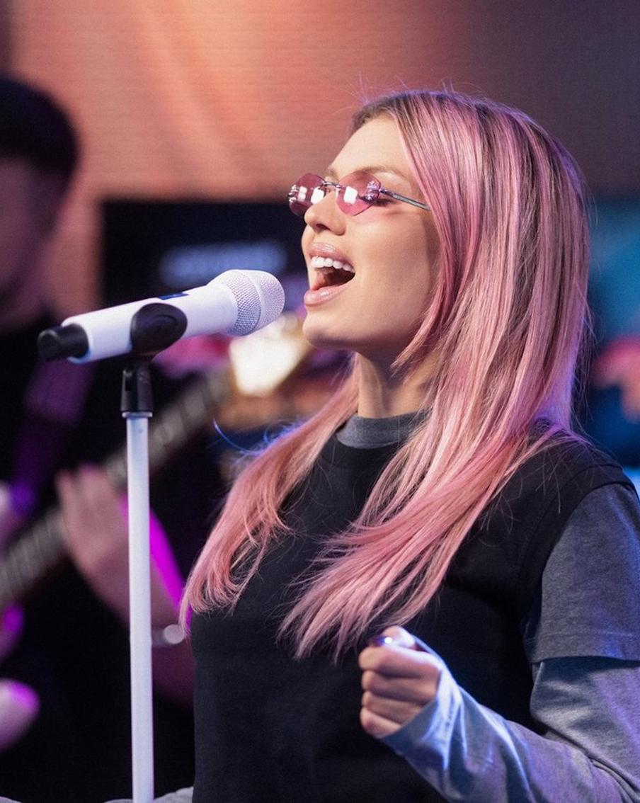 "Солнце Монако" принесло удачу: хит Люси Чеботиной стал билетом к победе