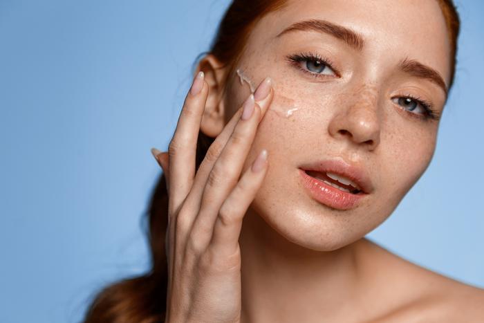 Как правильно увлажнять кожу: разбираем состав косметики с экспертом