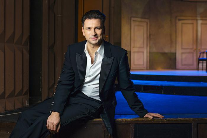 "Мне легко играть распутника и ловеласа": Антон Хабаров рассказал о премьере "Дон Жуана" и "Казановы"