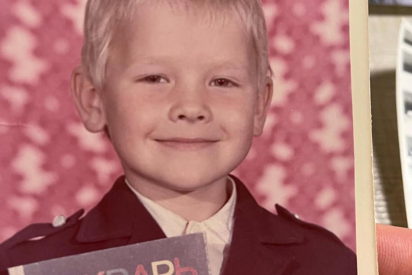 "Эту хитрость мы называли "сидеть на птичке": как знаменитости прогуливали уроки