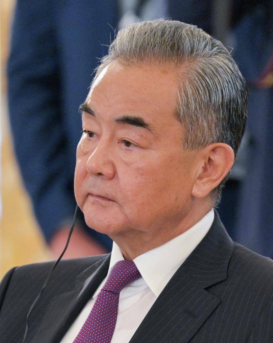 Китай и Россия: отношения вне влияния третьих сторон – заявление главы МИД Вана И