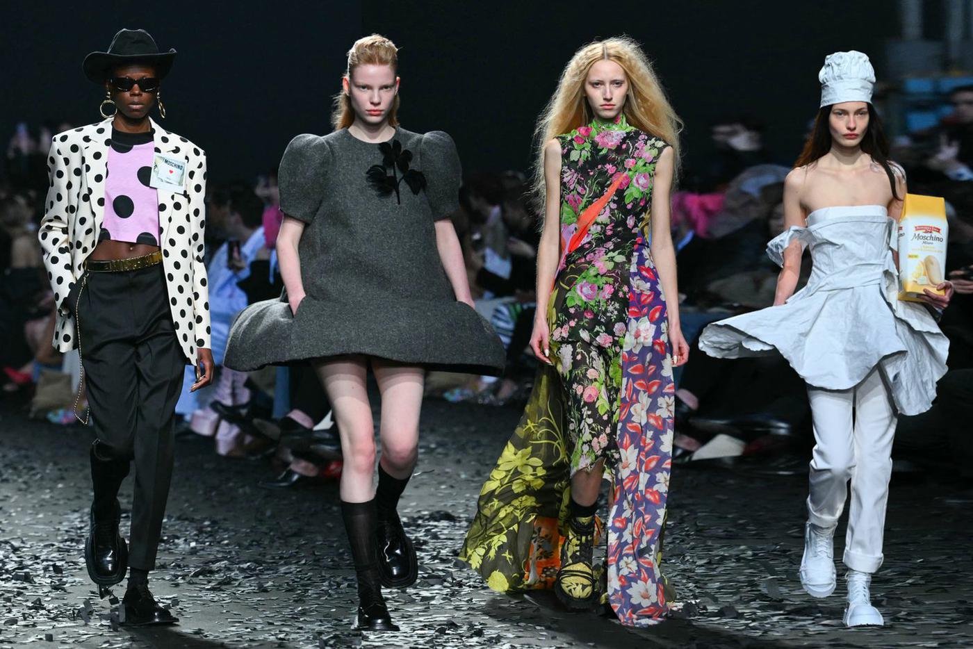 Показ коллекции Moschino FW25.
