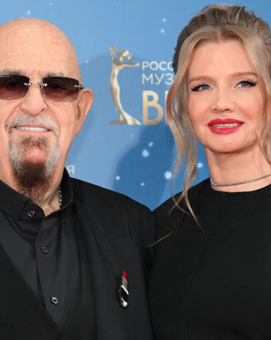 Михаил Шуфутинский снова женился. Избранницей стала Светлана, которая моложе его на 30 лет