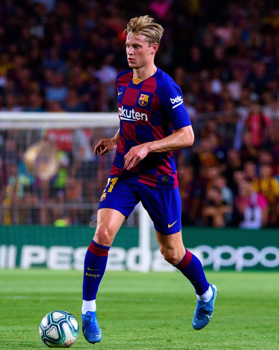 Матч между "Барселоной" и "Осасуной" отменили из-за смерти члена медицинского штаба каталонцев