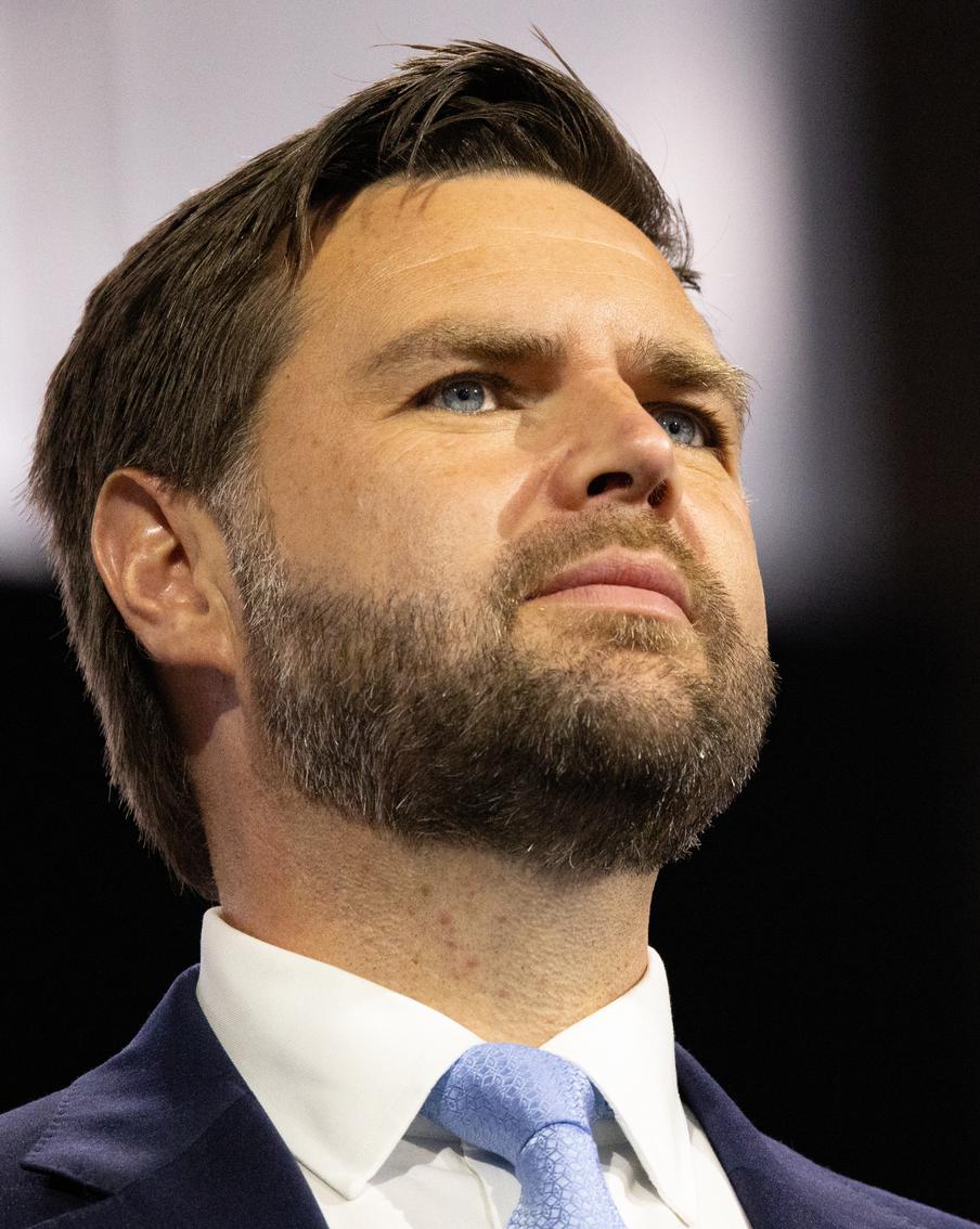 Американский вице-президент заявил, что проукраинские активисты напугали его трёхлетнюю дочь во время прогулки с отцом